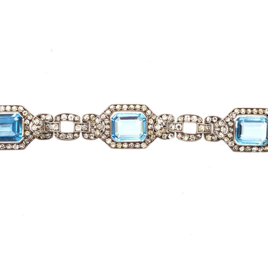 Art-Déco-Silberarmband mit blauen und weißen Strasssteinen, das die Eleganz des frühen 20. Jahrhunderts widerspiegelt.