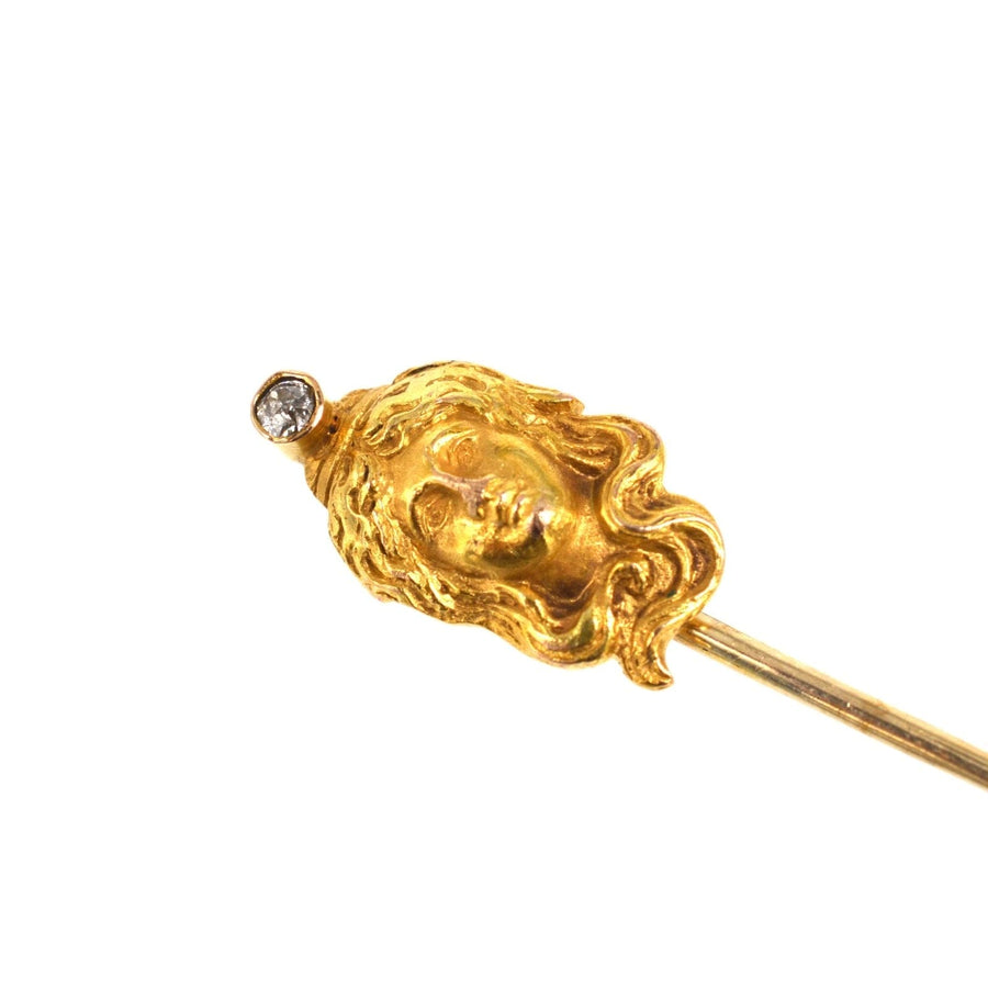 Jugendstil-Anstecknadel aus 15-karätigem Gold mit einem Frauenporträt mit Diamant, die den Charme des Designs des frühen 20.