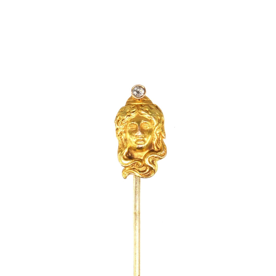 Jugendstil-Anstecknadel aus 15-karätigem Gold mit dem Porträt einer Dame und einem Diamanten, die die Eleganz der Epoche widerspiegeln.