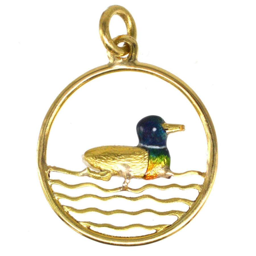 Edwardian 15ct Gold Ente Anhänger mit barocken Perle und Emaille Details in einem runden Rahmen.