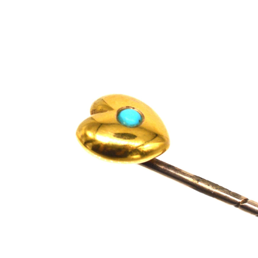 Herz-Anstecknadel aus 15 Karat Gold mit Türkisstein, ideal für stilvolle Krawatten, symbolisiert Glück und Schutz.