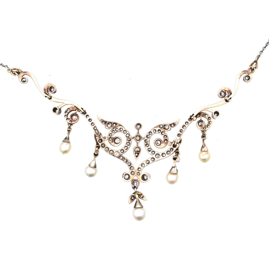 Edwardianisches Collier aus 15 Karat Gold und Platin mit natürlichen Perlen und Diamanten, entworfen von William Bruford & Sons.