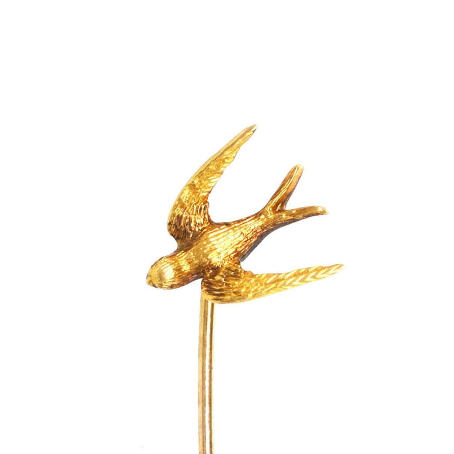 Krawattennadel mit Schwalbenvogel aus 15 Karat Gold, Symbol für Liebe und Treue, ideal als Geschenk oder für den persönlichen Gebrauch.