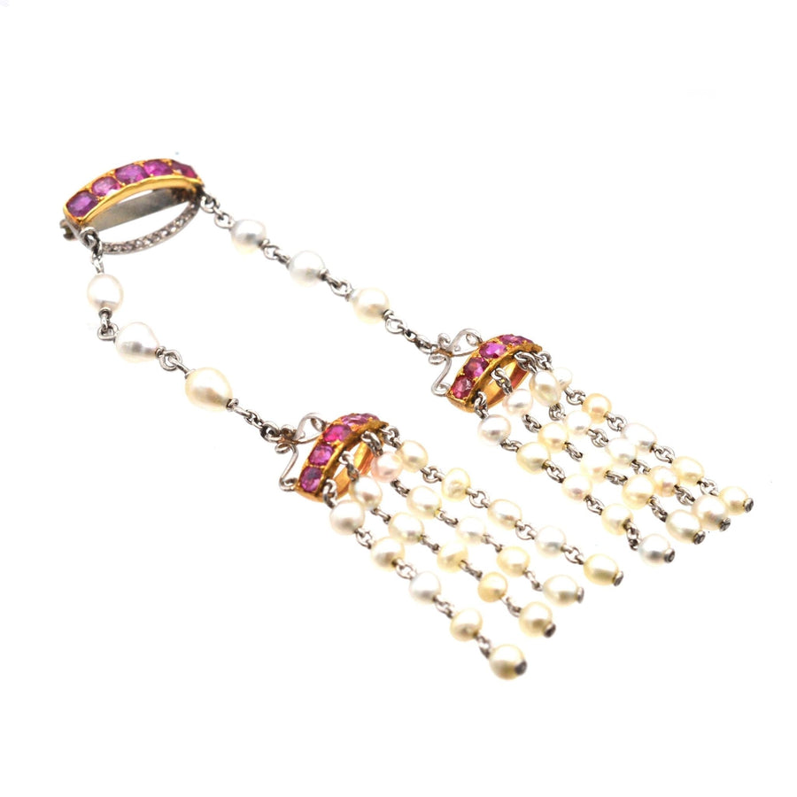 Edwardianische Brosche aus 18 Karat Gold und Platin mit burmesischen Rubinen, natürlichen Perlen und rosa Diamanten.