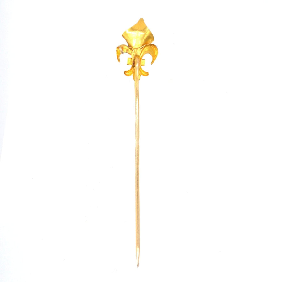 Edwardian 18ct Gold Fleur de lys Krawattennadel mit Perle und Diamant-Verzierungen, perfekt für stilvolle Krawatten.