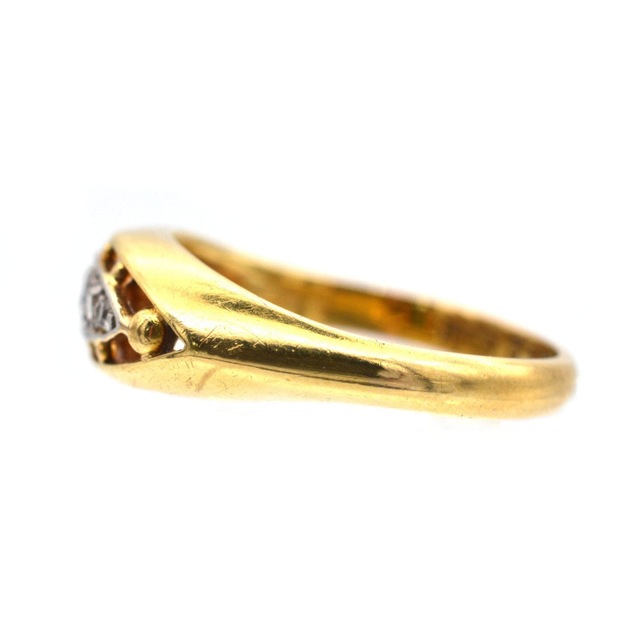 Edwardianischer Diamantring aus 18 Karat Gold und Platin mit fünf Steinen, mit Diamanten im alten europäischen Schliff in einer Marquise-Fassung.