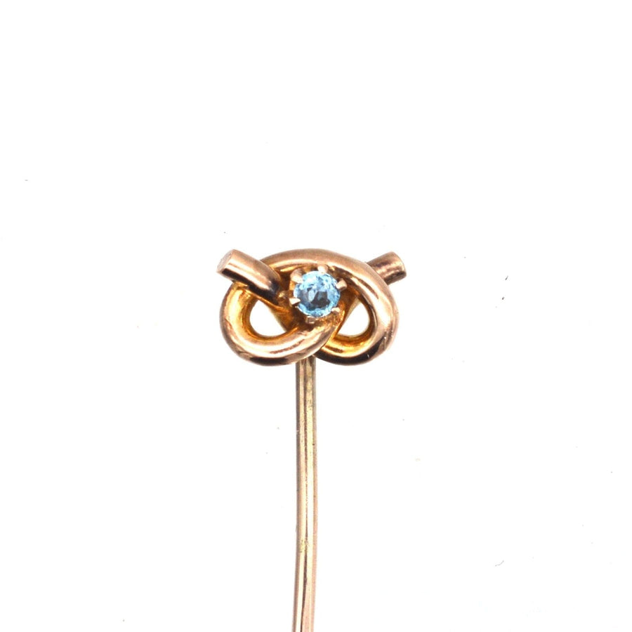 Edwardian 9ct gold lover's knot Krawattennadel mit Aquamarin Edelstein Akzent.