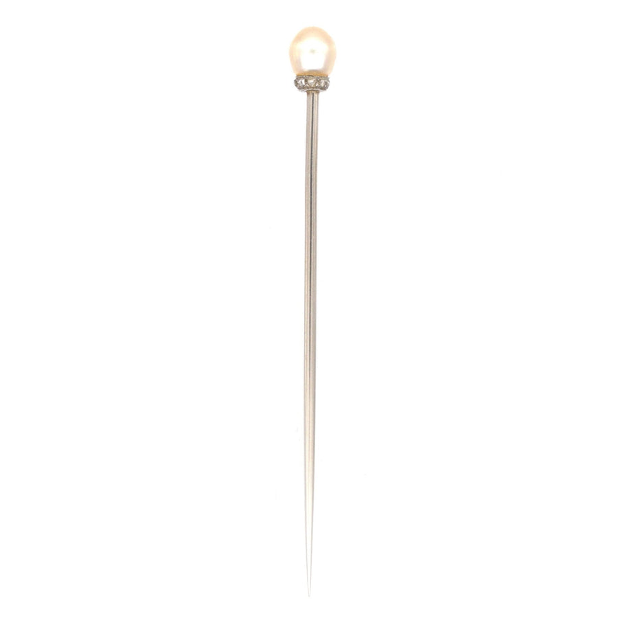Edwardianische Krawattennadel aus Platin mit einer natürlichen Perle und rosa Diamanten, elegantes Design für Seidenkrawatten.