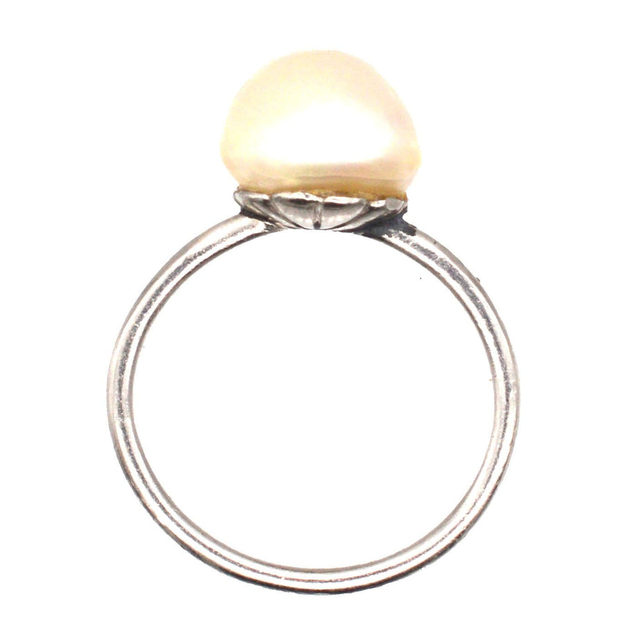 Edwardianischer Solitärring aus Platin mit einer zertifizierten natürlichen Salzwasserperle, um 1910.