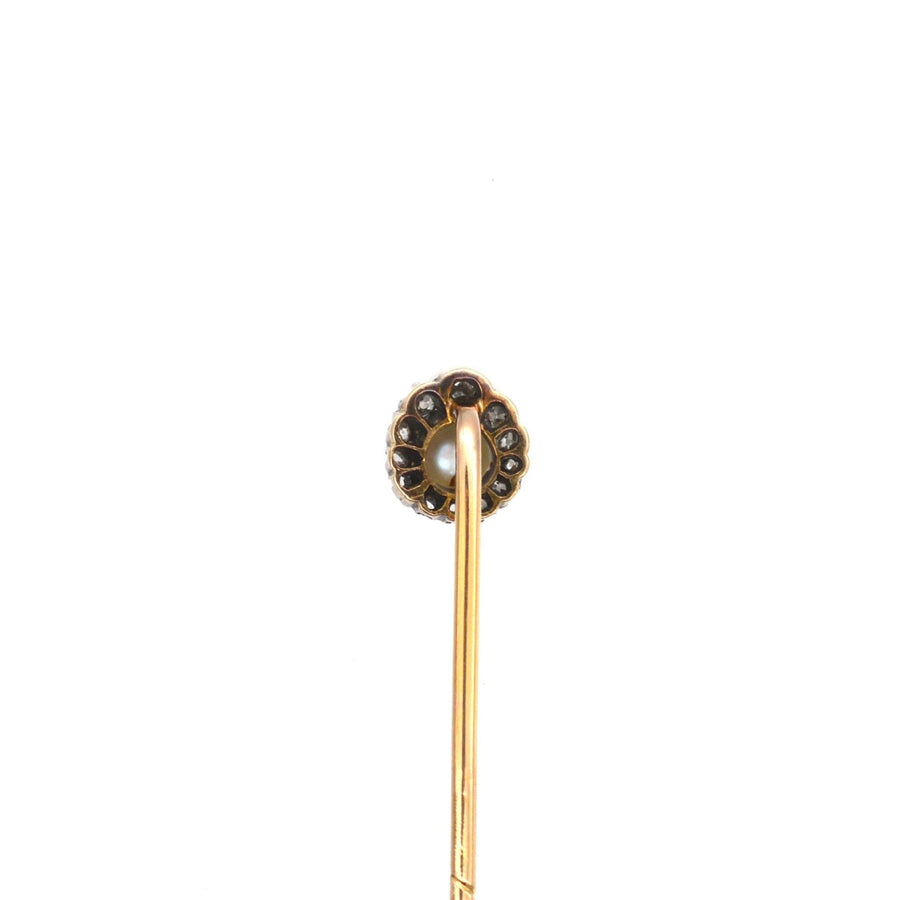 Edwardianische Krawattennadel aus Silber und Gold mit einer natürlichen Perle und einem Diamanten im Altminenschliff.