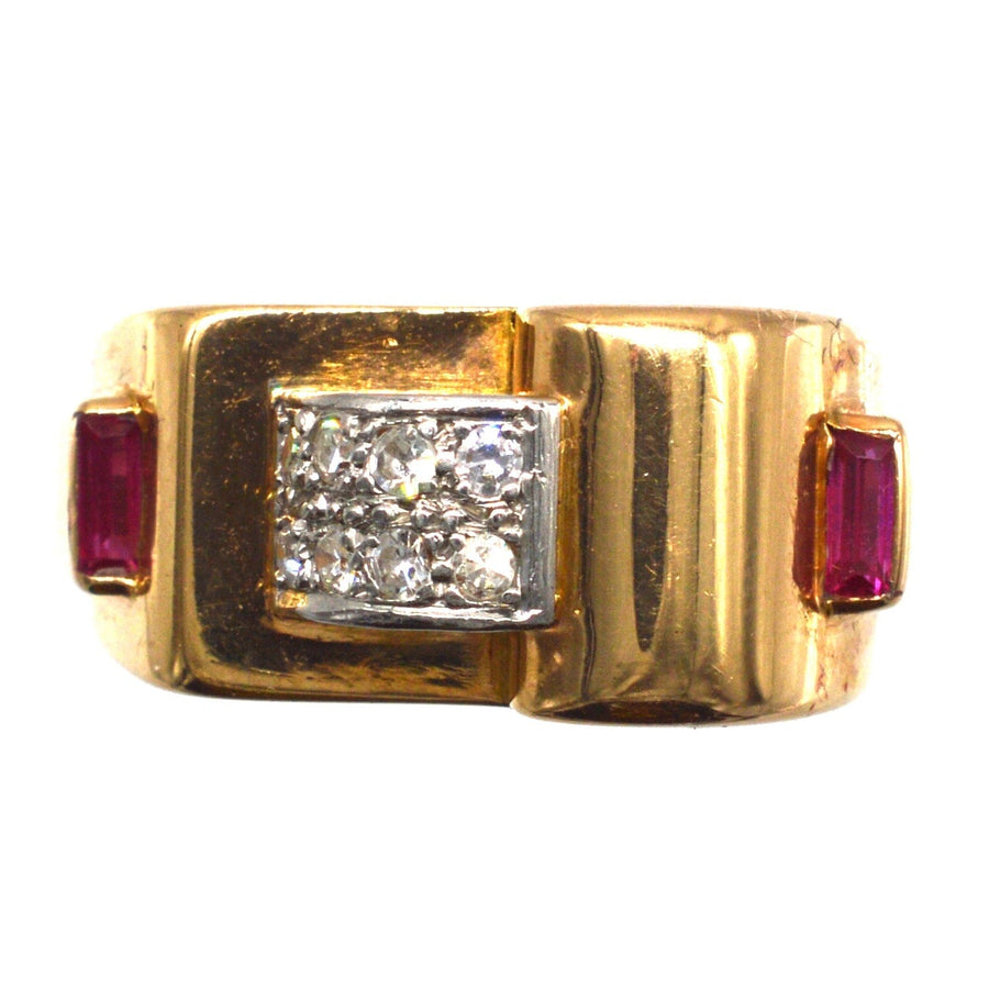 Französischer Retro-Ring aus 18 Karat Gold und Platin aus den 1940er Jahren mit Diamanten und Rubinen, einzigartiges Design für Männer oder Frauen.