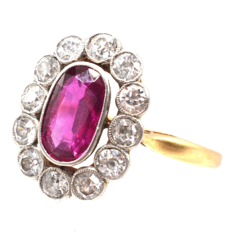 Französischer Belle-Epoque-Ring mit Rubinen und Diamanten, mit einem unerhitzten Burma-Rubin und exquisiten Diamanten.