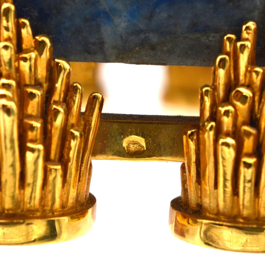 Detail eines französischen Uhrengehäuses aus den späten 1960er Jahren mit goldenen Akzenten und Lapislazuli aus einer de Brysal-Uhr.