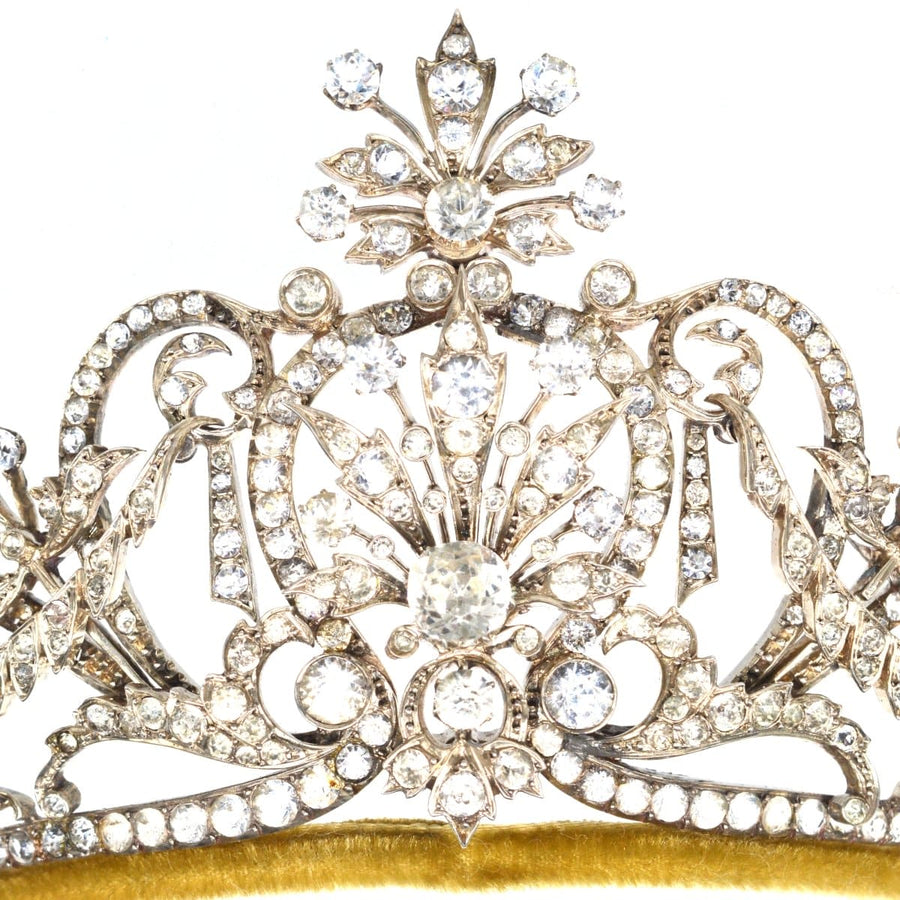 Spätviktorianisches Diadem aus Silberpaste mit komplizierten Blumenmustern und funkelnden Kristallen, ca. 1860-1880er Jahre.