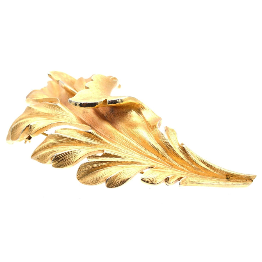 Mid Century Trifari große vergoldetes Metall Blatt Brosche, ein dramatisches Aussage Stück von Schmuck mit komplizierten Details.