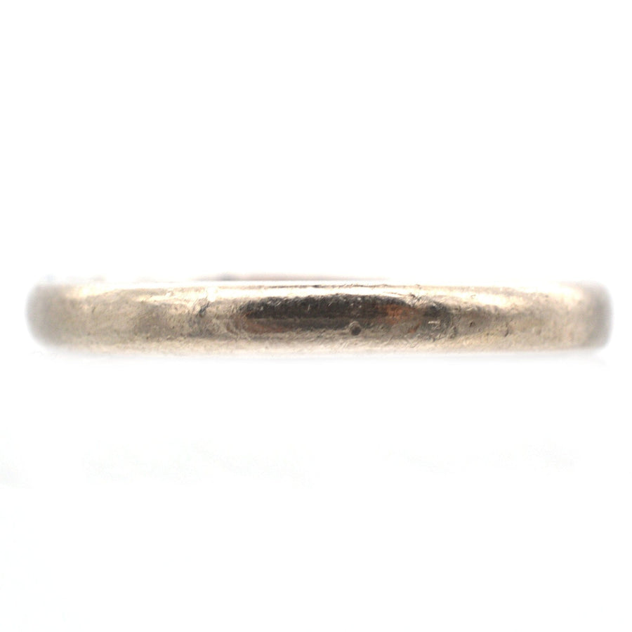 Moderner Ehering aus 18 Karat Weißgold, 2,2 mm breites Band, ideal zum Stapeln oder als Ehering.