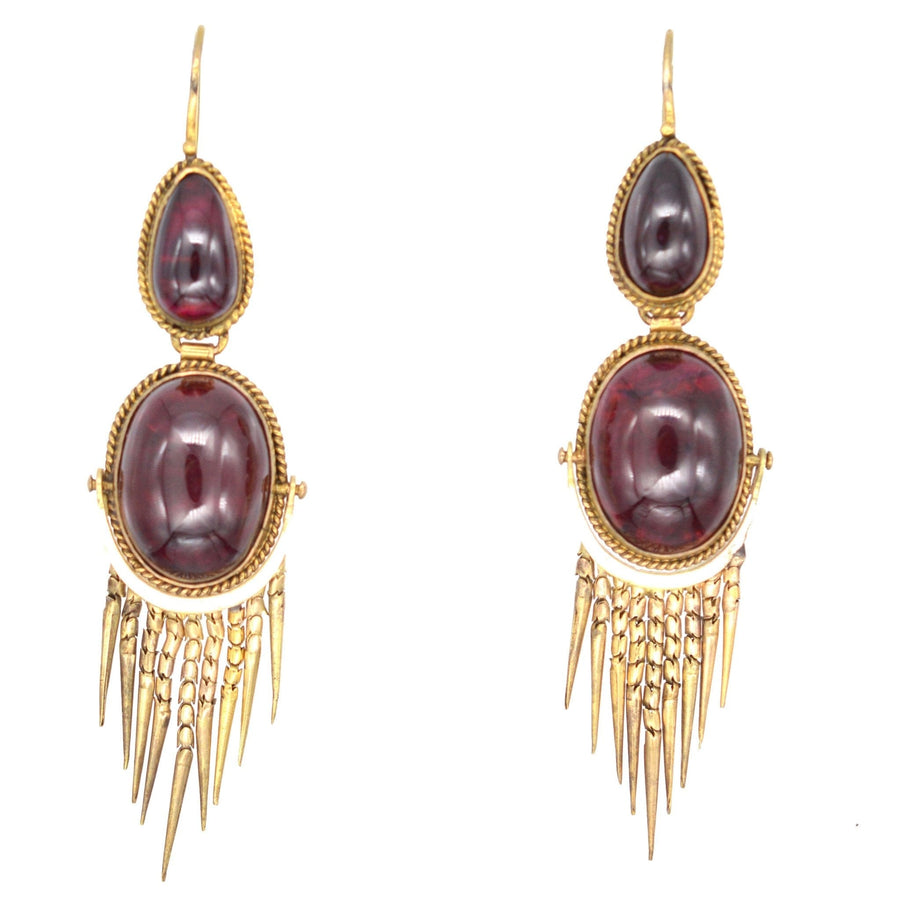 Viktorianische Ohrringe aus 15-karätigem Gold mit Cabochon-Granaten und Fransenmuster, ca. 1860-1880er Jahre.