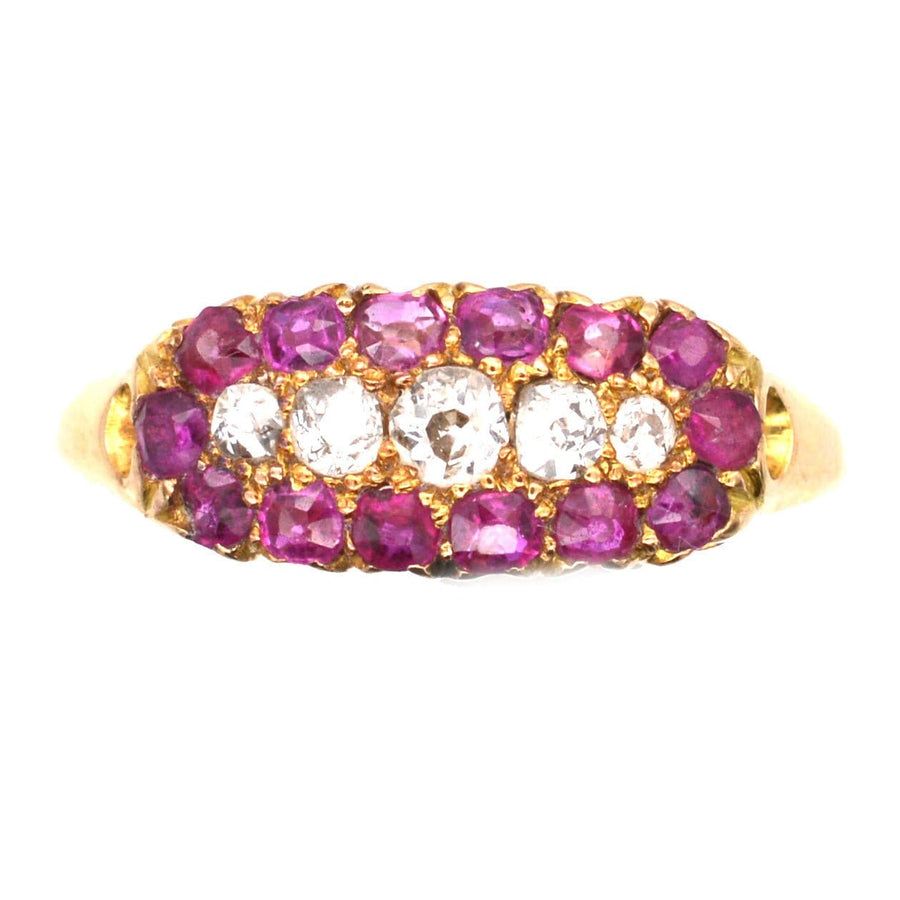 Viktorianischer Ring aus 18-karätigem Gold in Bootsform mit fünf Diamanten und einem Rubincluster, hergestellt in Birmingham 1889.