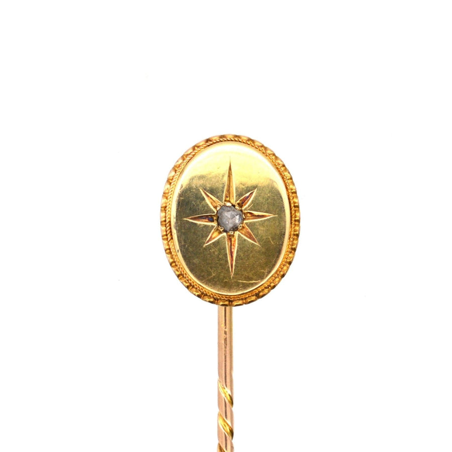 Viktorianische Stern-Krawattennadel aus 18 Karat Gold mit einem Diamanten im Rosenschliff, ein stilvolles Accessoire für Krawatten.