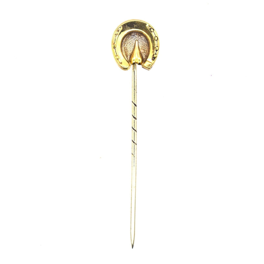 Viktorianische Krawattennadel aus 9-karätigem Gold mit Hufeisen als Symbol für Glück und Schutz, perfekt zur Aufwertung von Seidenkrawatten.