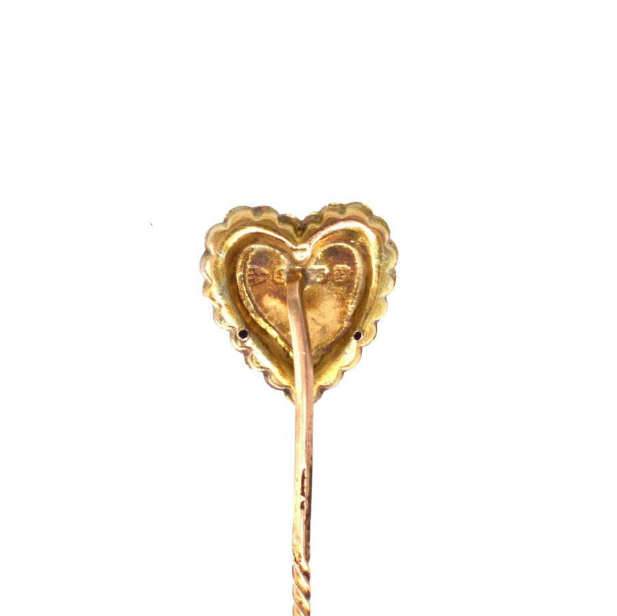 Viktorianische Krawattennadel aus 9-karätigem Gold mit Herzmotiv und verschlungenem Rosenmotiv, mit zweifarbigem Goldüberzug und Punzierungen.