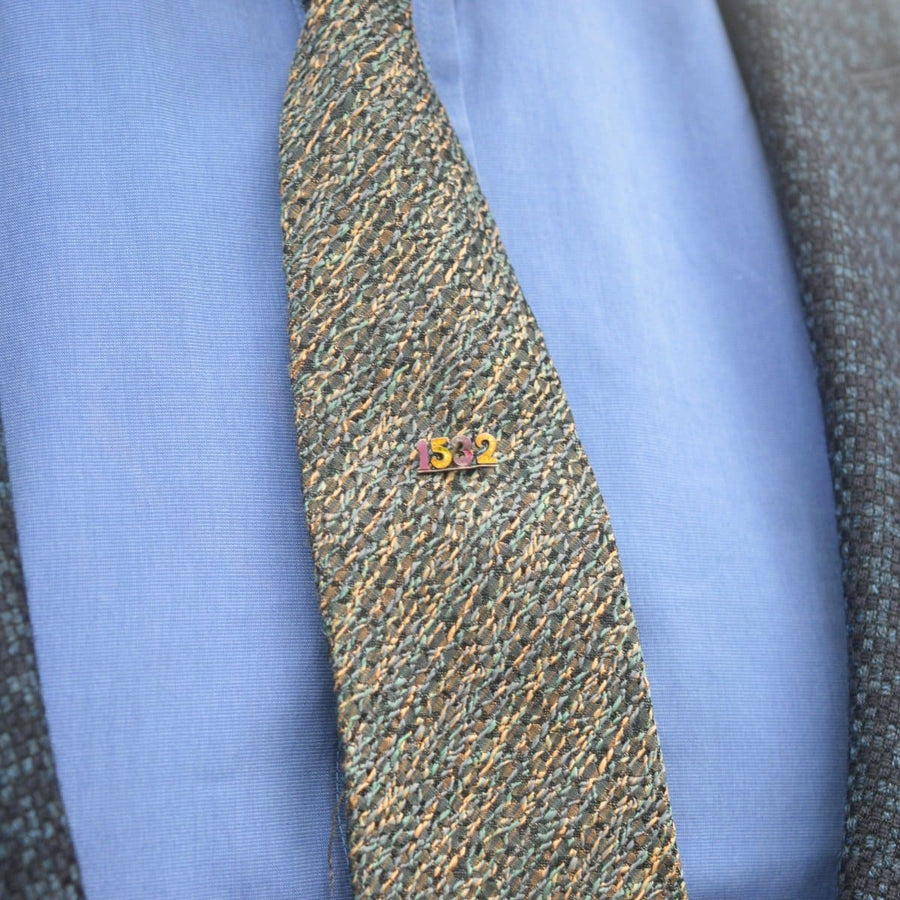 Edwardian silver and enamel tie pin featuring the year '1532', a tribute to Bristol Grammar School's founding.