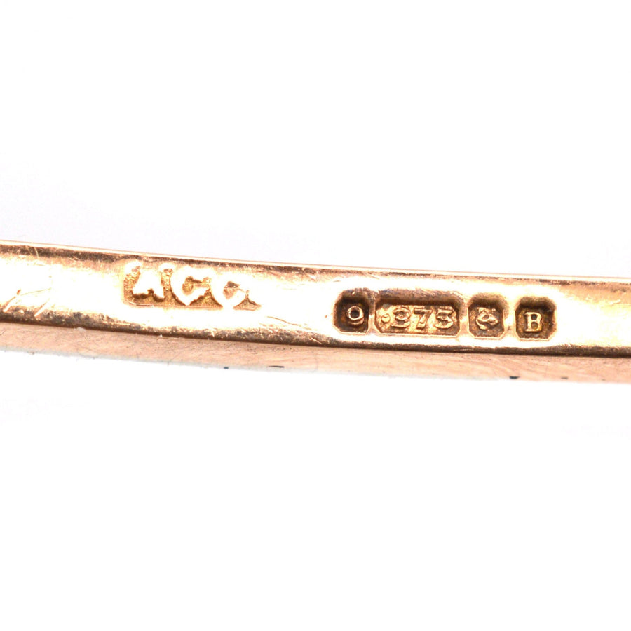 9ct 黄金和铂金条形胸针印记特写，显示伯明翰的制造商和纯度标记。