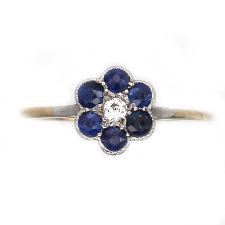 爱德华式花簇戒指，镶嵌蓝宝石和钻石，18K 金和铂金，约制作于 1910 年。