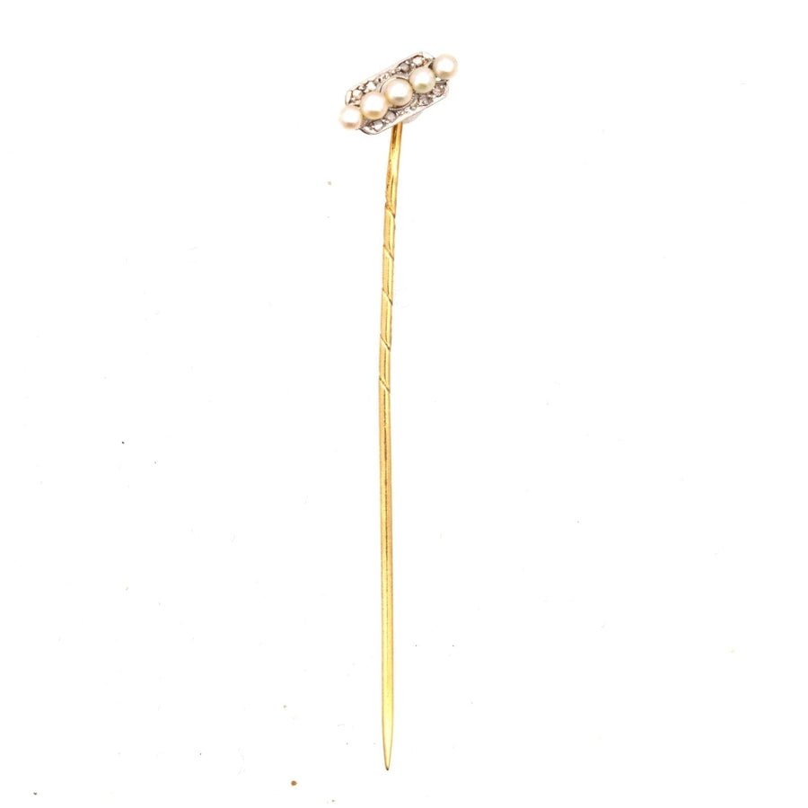 爱德华时期的荷兰铂金和 14K 金领带别针，镶有五颗珍珠，是装饰丝质领带的完美之选。
