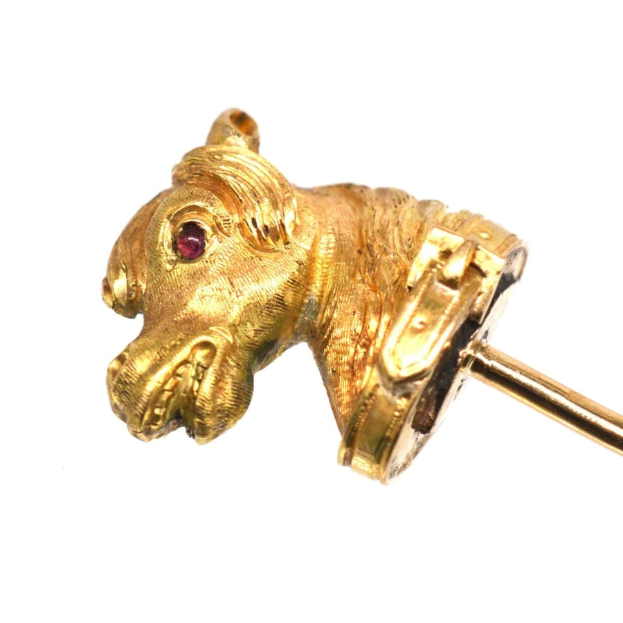 维多利亚时期的 18K 金马头领带别针，带有红宝石眼睛和吊袜带细节，是丝质领带的理想选择。