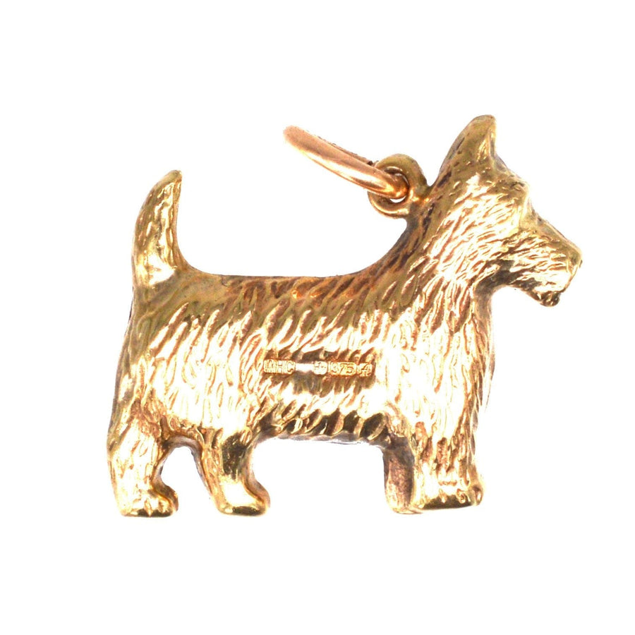 1975 年出品的复古 9K 金苏格兰猎犬吊坠，是链条或手链的理想选择，上面描绘的是一只苏格兰梗犬。